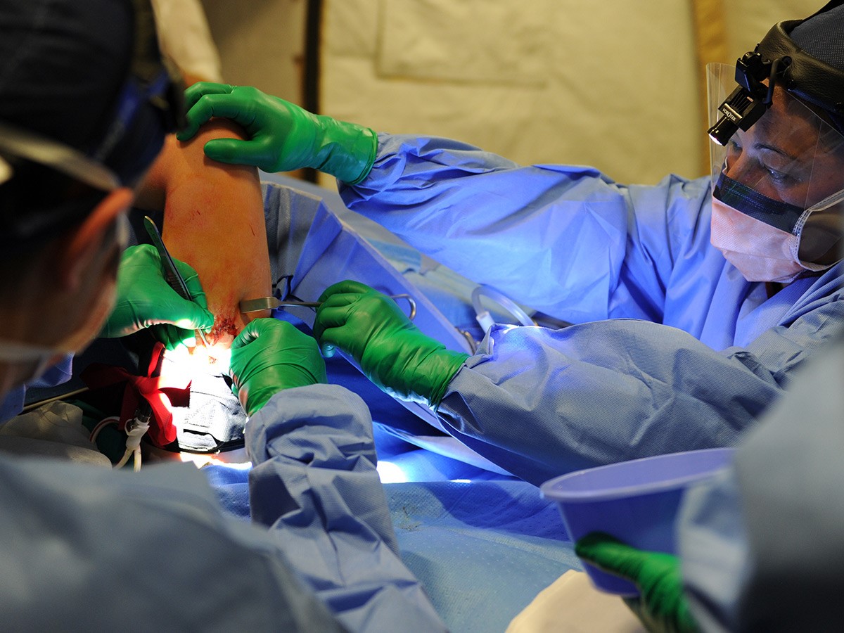 Finding a Thoracic Surgeon Near Me with the Right Experience